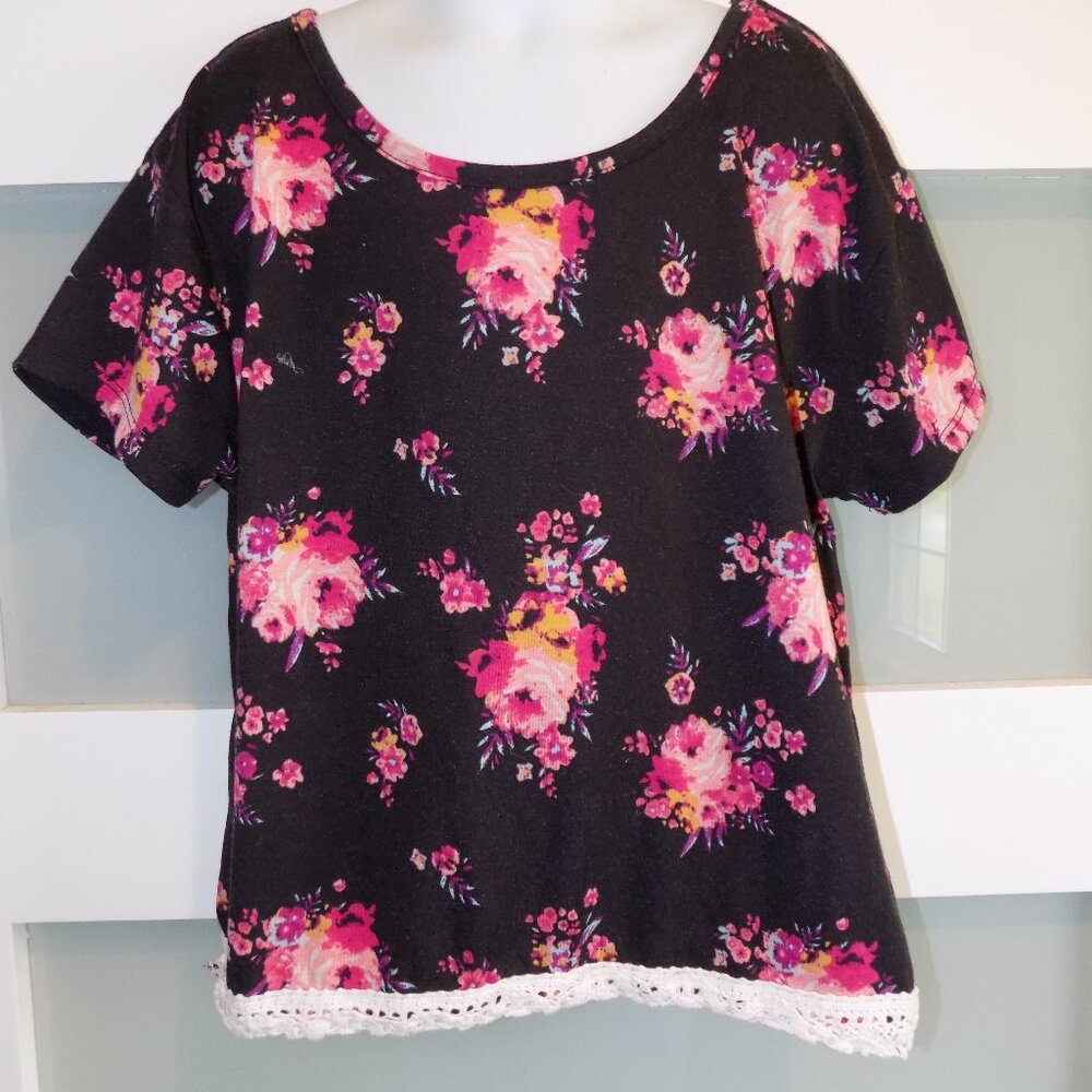 Mudd Floral Black Cropped SS Shirt Size 12 Girl's